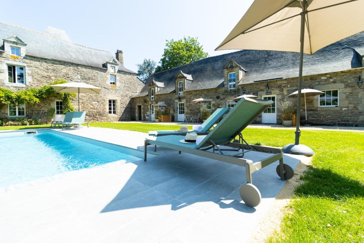 Manoir Du Vau D Arz Gites Et Chambres D Hotes Avec Piscine Malansac Exteriér fotografie