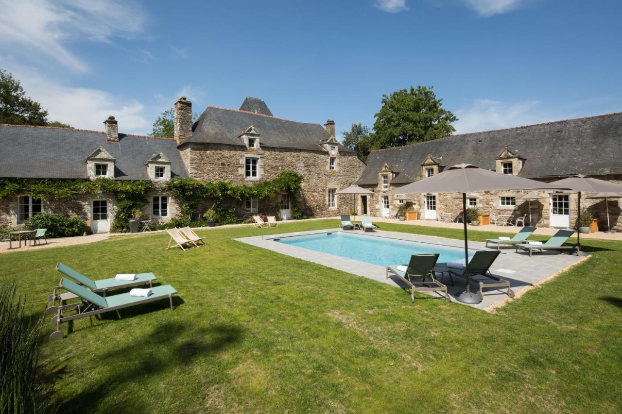 Manoir Du Vau D Arz Gites Et Chambres D Hotes Avec Piscine Malansac Exteriér fotografie