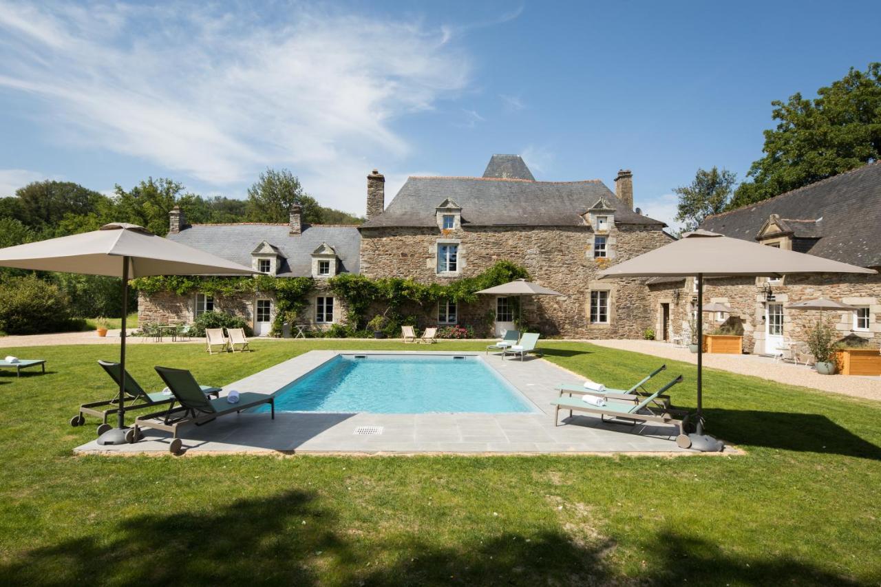 Manoir Du Vau D Arz Gites Et Chambres D Hotes Avec Piscine Malansac Exteriér fotografie
