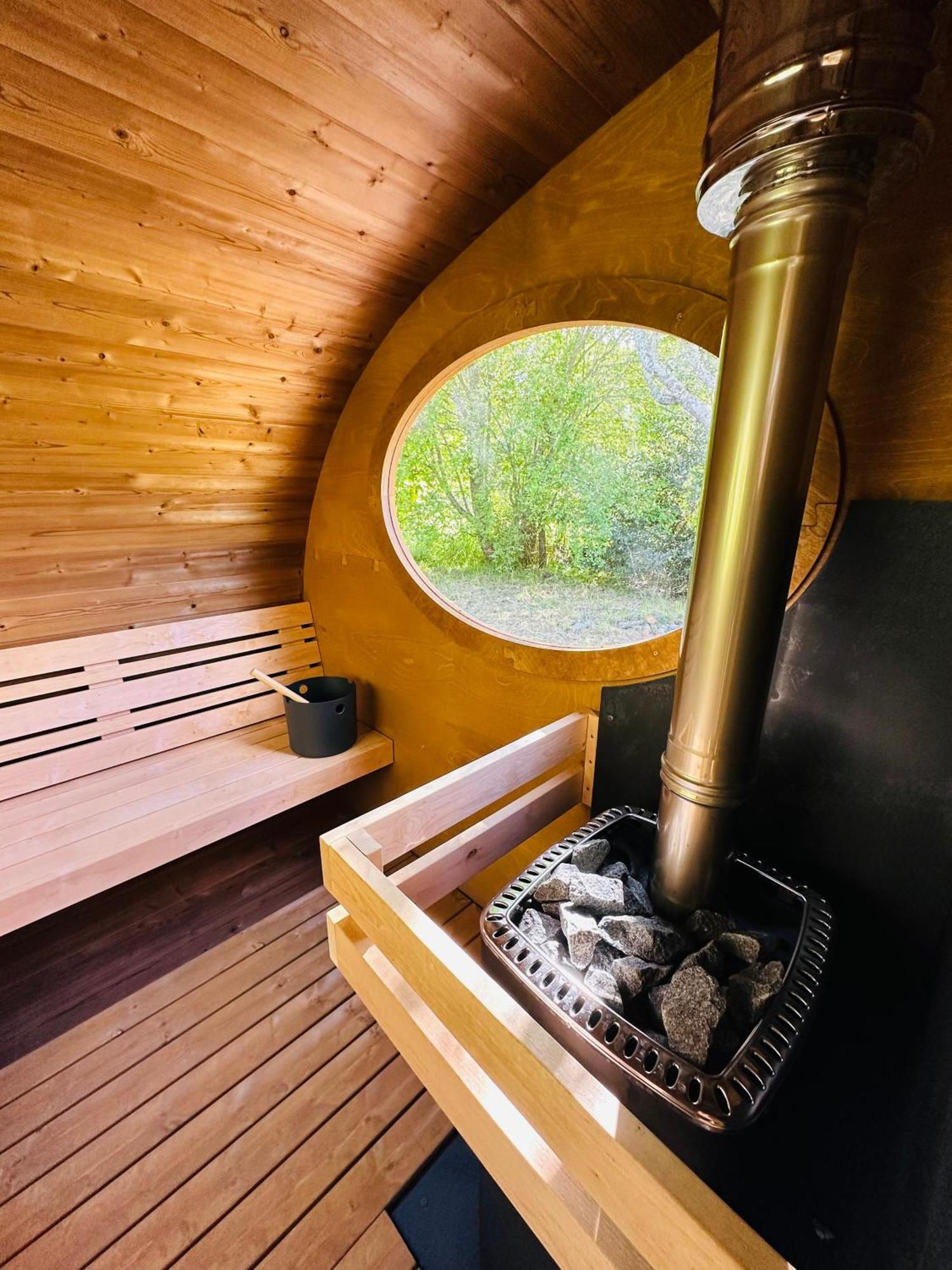 Manoir Du Vau D Arz Gites Et Chambres D Hotes Avec Piscine Malansac Exteriér fotografie